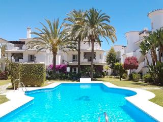 Apartment in Urbanización los naranjos de marbella 399