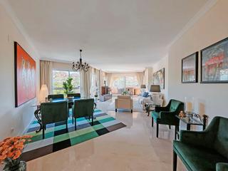 Apartament a Paseo del golf 23. Apartamento luminoso con vistas abiertas en las terrazas de sant