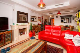 Apartament  N/a. Amplio apartamento en planta baja con espectaculares vistas pano