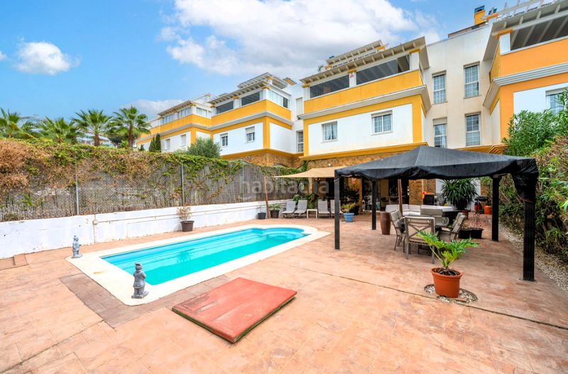 Foto b6542124-16c6-4d45-8f5a-d668337188b1. Casa adosada en calle jaén 7 en Calahonda Mijas