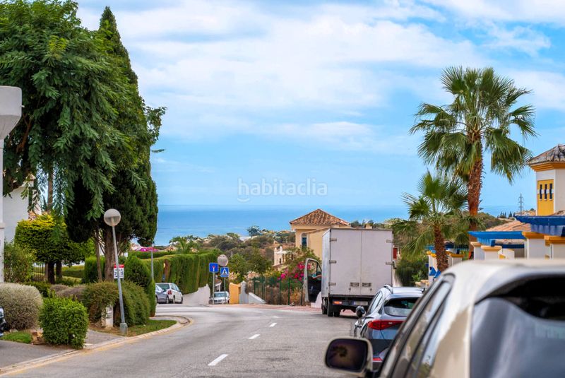 Foto d92db0ad-bf71-4592-8de6-917cc9bf1c73. Casa adosada en calle jaén 7 en Calahonda Mijas