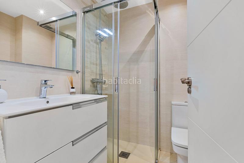 Foto 00920ba6-66c1-42ff-b680-a8845790b133. Apartament a calle san rafael 3 a Puerto Deportivo Fuengirola