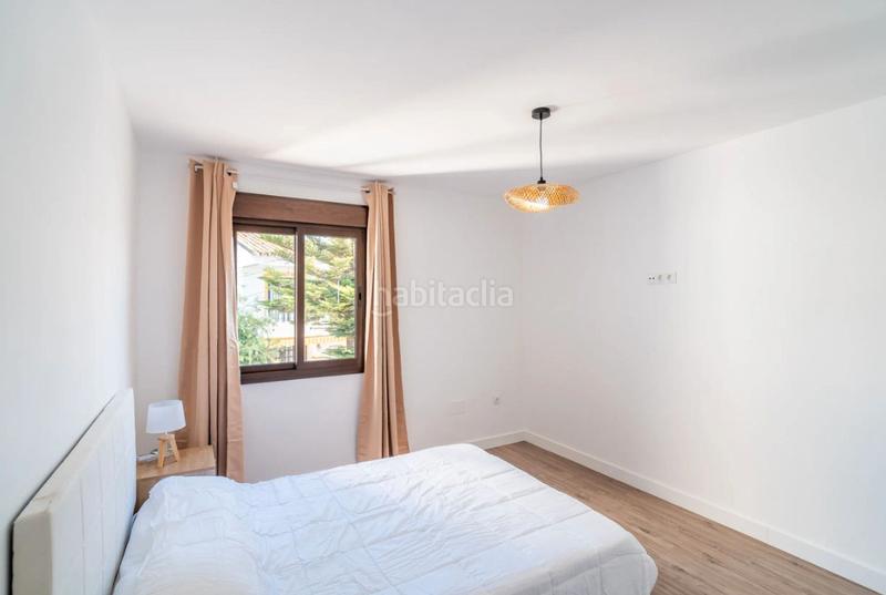 Foto d0551359-dcb6-40ef-955c-f3c4215c9b2c. Casa adosada en urbanización pueblo la campana 7 en Mijas