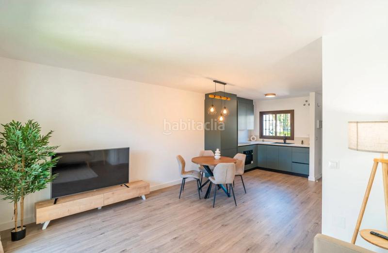 Foto 02e42723-0e54-4338-9e8f-626ea2557d79. Casa adossada a urbanización pueblo la campana 7 a Mijas