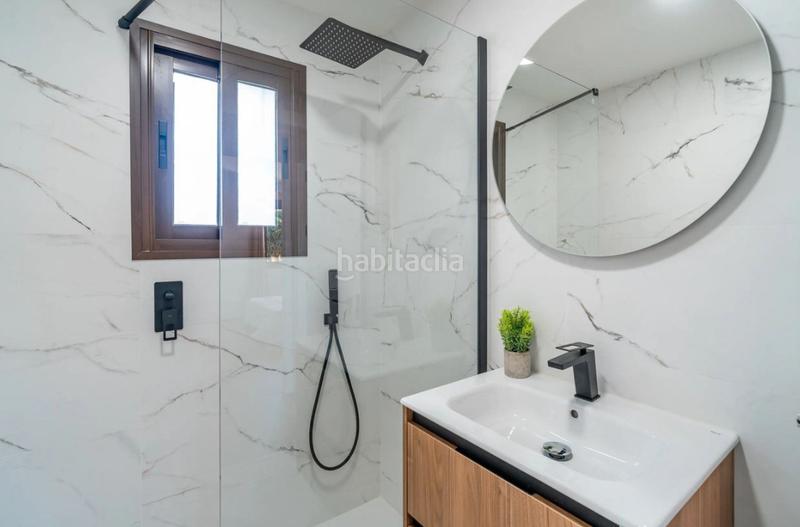 Foto d9d351cb-b42b-4662-8958-5c8e1c8d2ded. Casa adossada a urbanización pueblo la campana 7 a Mijas