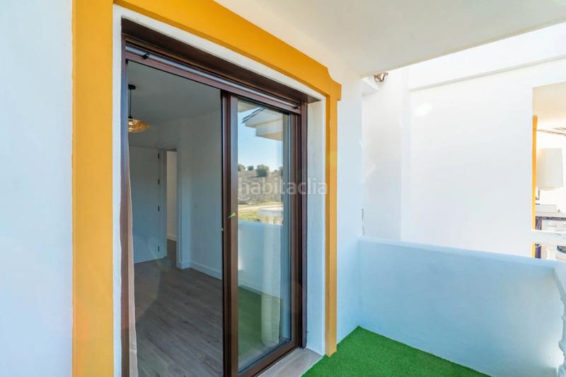 Foto f2c4063f-5621-4f2a-83d0-78b5cfc0ef11. Casa adossada a urbanización pueblo la campana 7 a Mijas