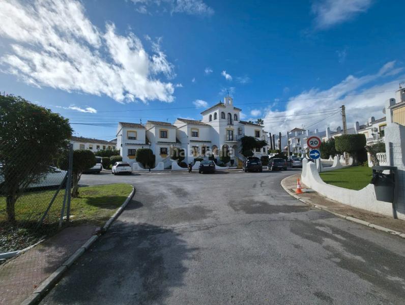 Foto 0a72b898-4df1-4c18-8055-8b4ff754475d. Reihenhaus in urbanización pueblo la campana 7 in Mijas