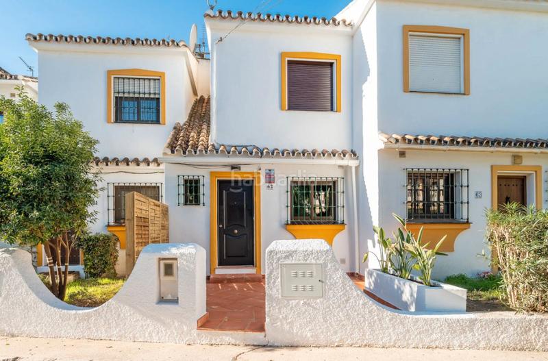 Foto 219fe3d2-8dfd-458f-9a1f-da69739fde30. Reihenhaus in urbanización pueblo la campana 7 in Mijas