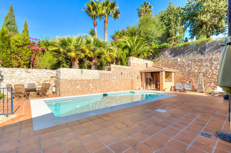 Foto e9f6bc8a-a7fa-47f1-86b0-6f842e5cfd7d. Chalet con camino parcheggio piscina in campo de Mijas Mijas
