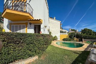 Maison jumel�e en Calle jabal� del coto 5. Encantadora casa adosada en el coto