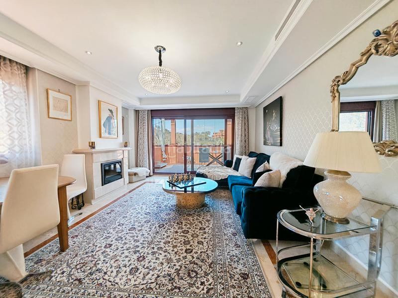 Foto 334a7929-f57a-432f-866d-e2fa080d14af. Duplex con camino parcheggio piscina in Ojén