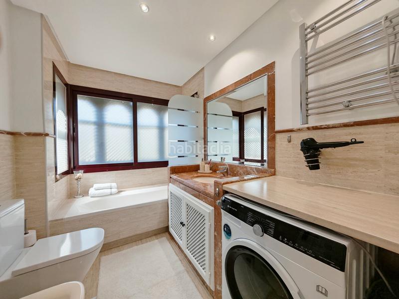 Foto 6449f5be-cb4f-413f-80d1-ca43e3689de7. Duplex con camino parcheggio piscina in Ojén