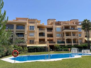 Apartamento en Calle huelva de calahonda 9019b. Excepcional vivienda � espaciosa, luminosa y con gran potencia
