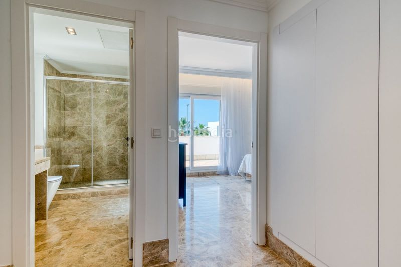 Foto 3d9fe013-f03c-4ca2-9251-be95f114fa0a. Casa aparellada a calle d-9z 31 a Santa Clara Marbella