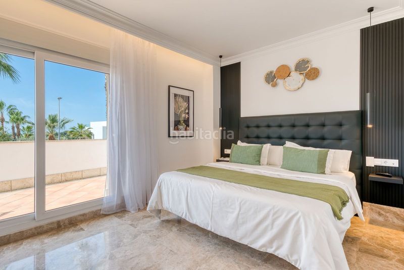 Foto 8d540b73-a4f7-4247-bcc0-4bafe378f0f2. Casa aparellada a calle d-9z 31 a Santa Clara Marbella