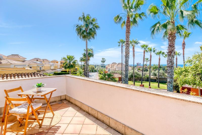 Foto 92bf9ae9-e2f3-4037-ae24-163185211505. Casa aparellada a calle d-9z 31 a Santa Clara Marbella