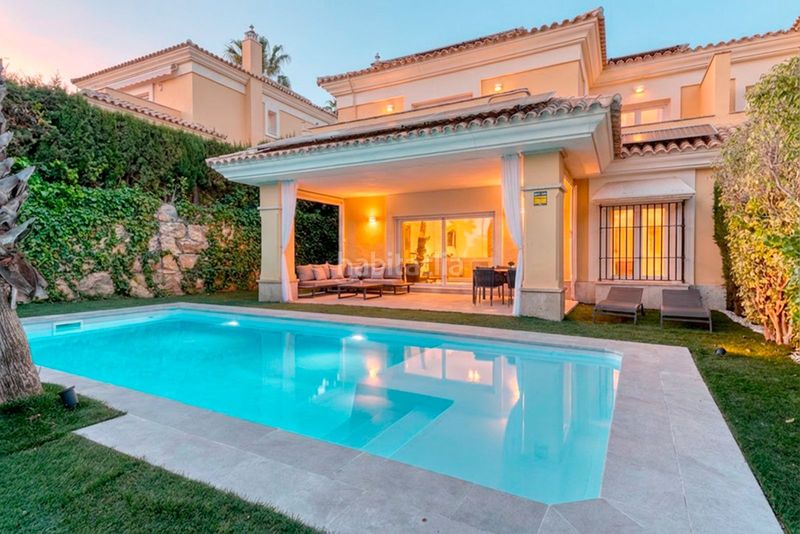 Foto 993440ef-bd31-4f98-a746-c7ed6d8fd6fd. Casa aparellada a calle d-9z 31 a Santa Clara Marbella