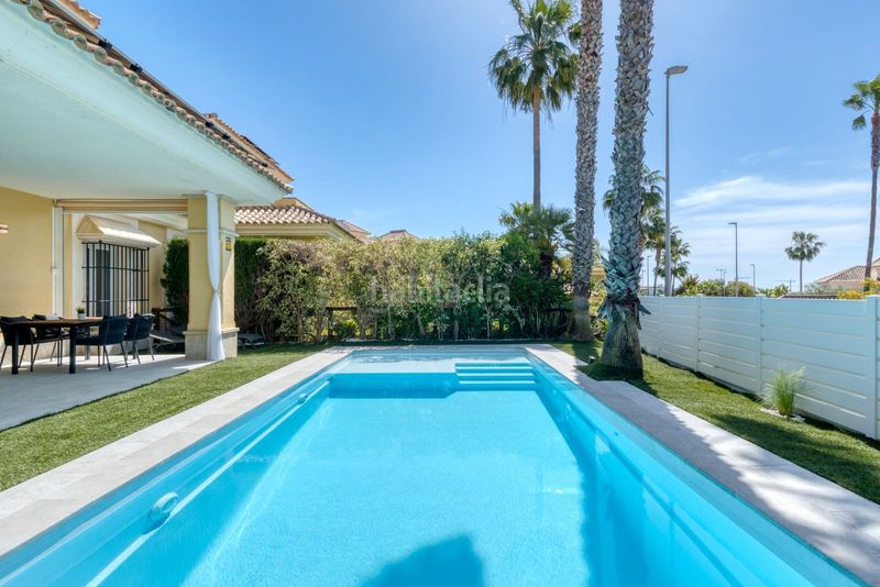 Foto aafe3b74-fe1f-4cec-b1b9-0c357eb846b3. Casa aparellada a calle d-9z 31 a Santa Clara Marbella
