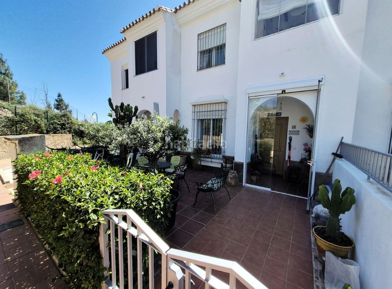 Foto 731c0992-7b36-4452-88bd-ac838bf9c878. Casa adossada a calle equitación 3 a Hipódromo - Cerrado del Águila Mijas