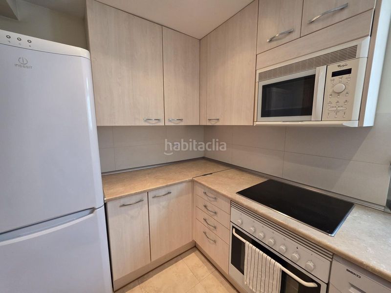 Foto c893ba42-4758-4957-9a35-0758f5ec978d. Flat in calle madrid 14a in Puerto Deportivo Fuengirola