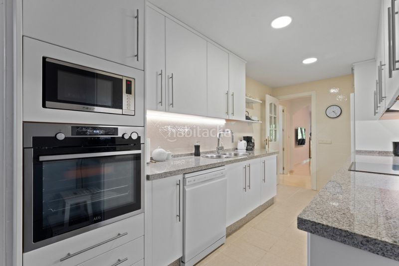 Foto b1f4d7cb-9a4a-4b1e-90d7-074944ad05eb. Apartament a calle hiedra 1 a Elviria Marbella