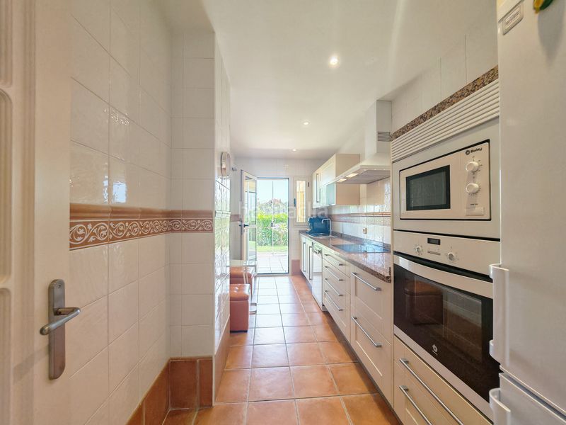 Foto bfae8b90-b0ca-43f1-aefe-cece9cc59bc4. Apartamento en calle velazquez 2 en La Mairena Ojén