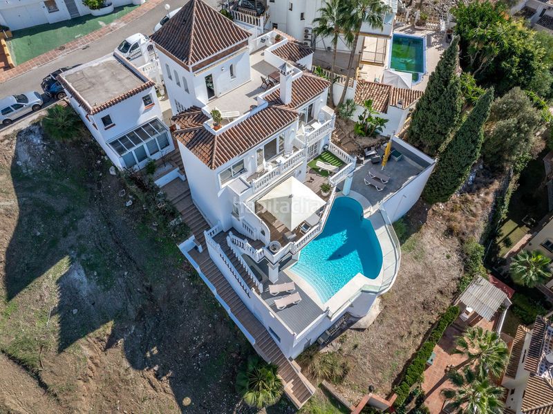 Foto 7695e8d5-10f5-470f-8276-43ffe578d72c. Chalet en avenida del golf 1 en Riviera del Sol Mijas