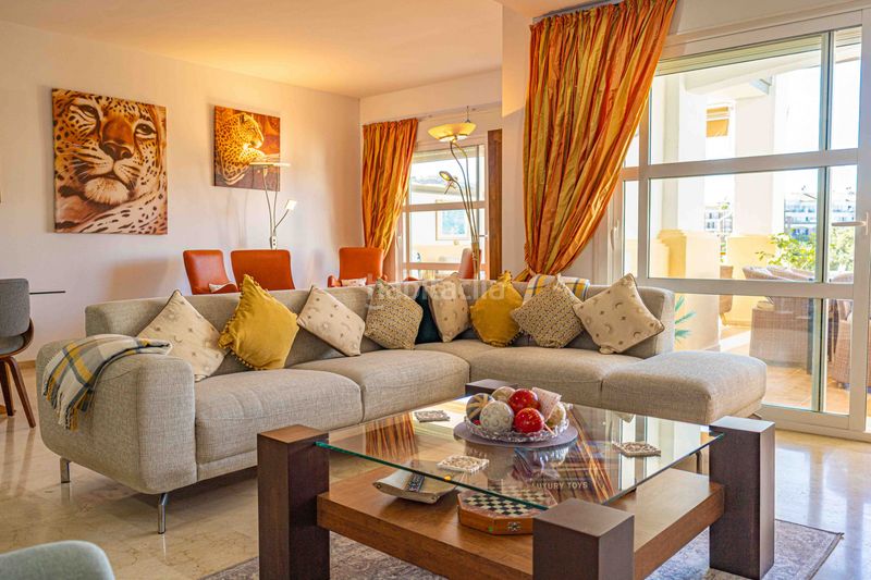 Foto 32514acd-7aa0-4e90-816a-95267e5e95b5. Casa adossada a calle barrientos de cala golf 6 a Mijas