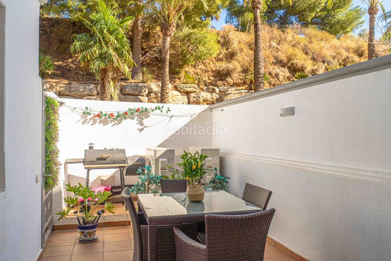Foto 33843d15-5650-4c44-991c-1772c1fc6ec3. Casa adossada a calle barrientos de cala golf 6 a Mijas