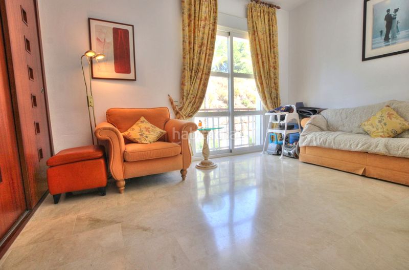 Foto 89a77f29-c9cf-4f3b-a1b2-ea0f4e4e006e. Casa adossada a calle barrientos de cala golf 6 a Mijas