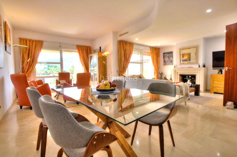 Foto d9b3487f-cb78-48d1-9e01-db3e38cb7188. Casa adossada a calle barrientos de cala golf 6 a Mijas