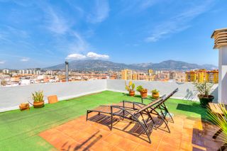 Ático  Camino de coín 31. Fantástico ático de 3 dormitorios con solárium privado y vistas