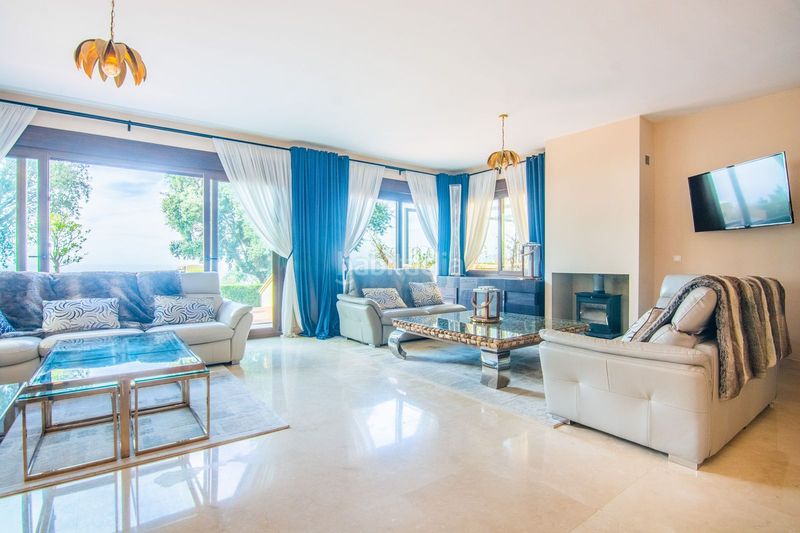 Foto a4d0eb2c-a60d-485c-8c9f-cedf85617810. Casa aparellada a calle munich 4e a La Mairena Ojén
