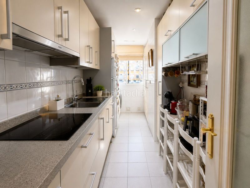 Foto 50d60417-d278-4c3f-b2a5-504e52bacf41. Penthouse in avenida bulevar príncipe alfonso de hohenlohe 4 in Marbella