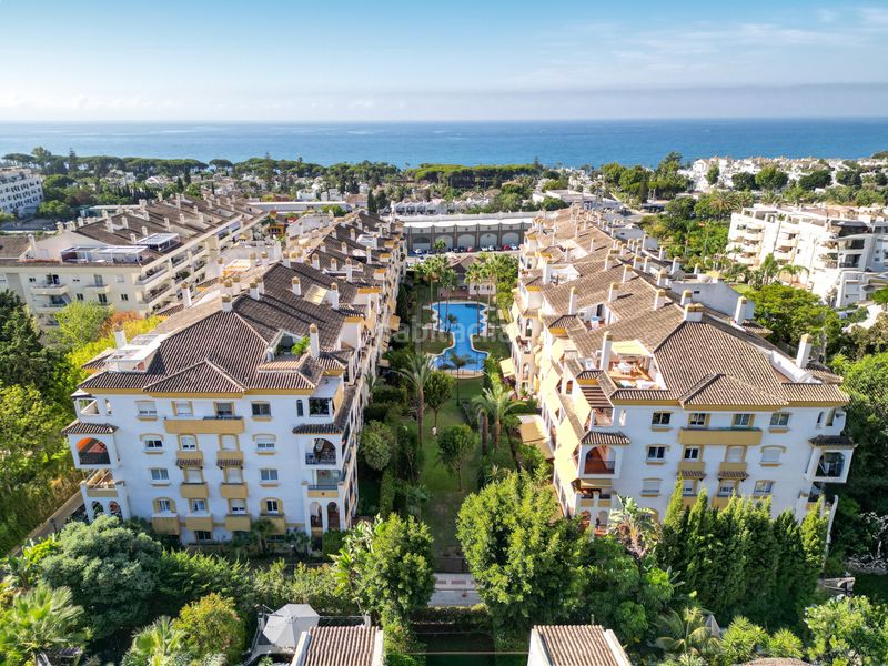 Foto 8cdf8e81-2f56-42a8-9234-5bccddf2d93b. Penthouse in avenida bulevar príncipe alfonso de hohenlohe 4 in Marbella
