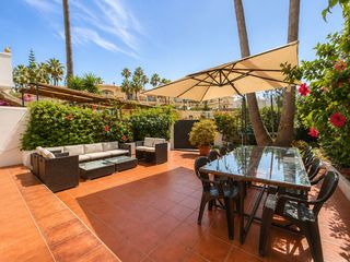 Doppelhaus  Urbanización marina del sol 146. Extraordinaria casa pareada con vistas al mar