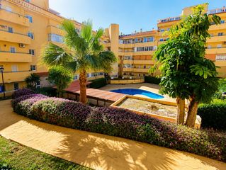Apartament a Camino de la cantera 20b. Luminoso apartamento con terraza en los pacos.
