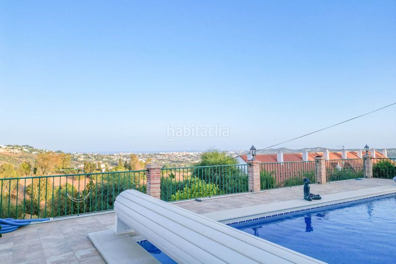 Foto 54b0ab88-0be8-46d2-aedb-9c3358b46c67. Xalet amb xemeneia calefacció aparcament piscina a Mijas