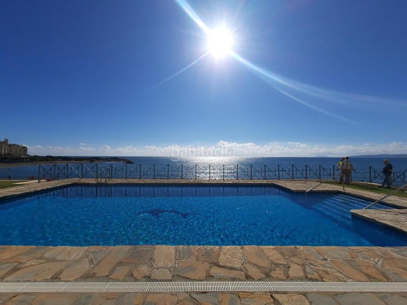 Foto ad103d4c-ed49-49bc-a45f-3742d9c19256. Piccolo appartamento con riscaldamento parcheggio piscina in Estepona