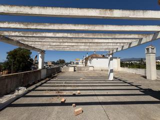 Miete Geschäftsraum in Paraiso - Barronal. Local de dos plantas y enorme terraza en el centro comercial cos