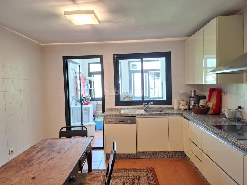 Foto 0f7cb97c-cb5d-4fcb-906c-3f55e511c5e9. Dúplex amb calefacció aparcament piscina a San Pedro de Alcántara Pueblo Marbella