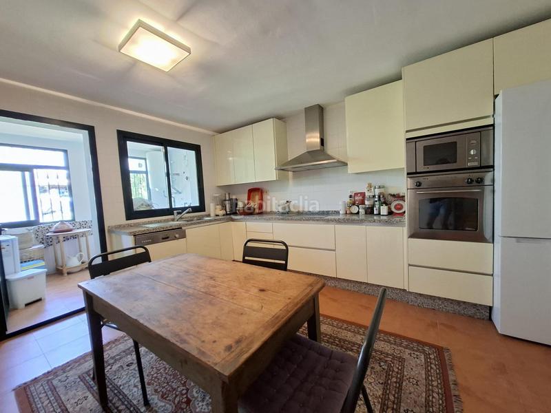 Foto 725a58a7-4a3d-42c9-9022-fea598f3d4a2. Dúplex amb calefacció aparcament piscina a San Pedro de Alcántara Pueblo Marbella