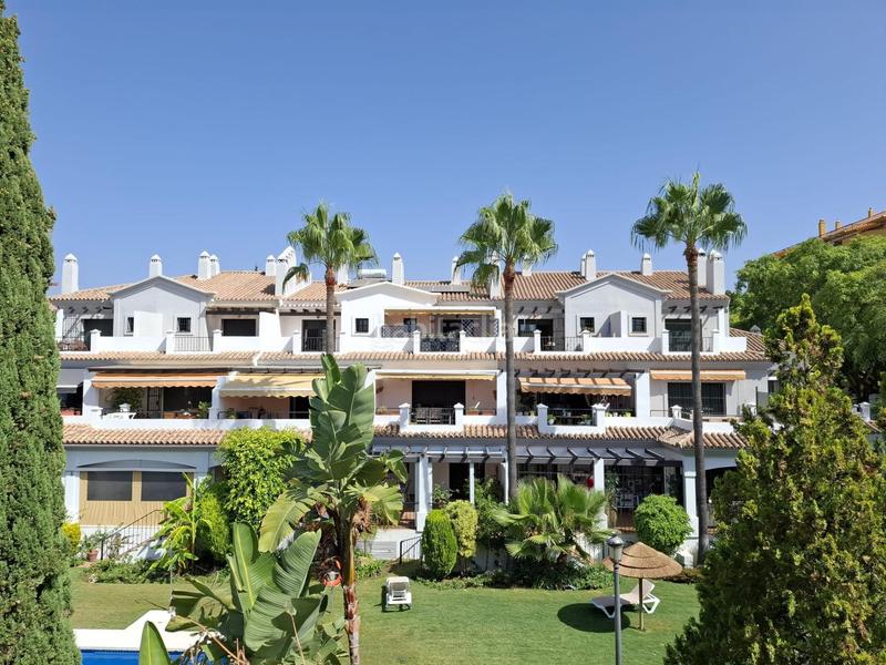 Foto b9ce1543-c011-4e24-918e-dfbdd0c71dec. Dúplex amb calefacció aparcament piscina a San Pedro de Alcántara Pueblo Marbella