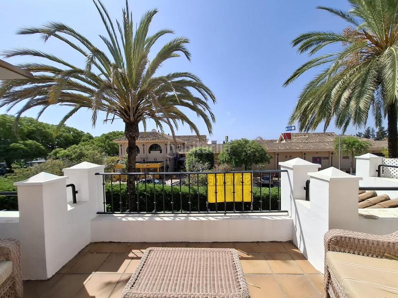 Foto f736fdd4-3e4c-4c91-beeb-08926050166c. Dúplex amb calefacció aparcament piscina a San Pedro de Alcántara Pueblo Marbella