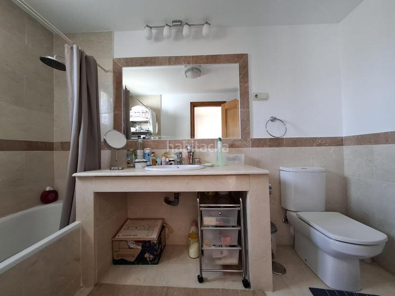 Foto fb4b39ab-0ff6-4018-a18b-4e6e5674d11e. Dúplex amb calefacció aparcament piscina a San Pedro de Alcántara Pueblo Marbella