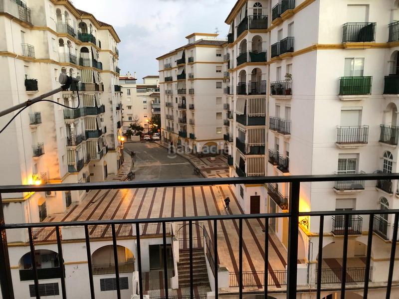 Foto b125ab93-5f0e-4e0f-a37f-a57339cfc3df. Piso encantador piso en avenida mar y sierra, ideal para vivir en Estepona