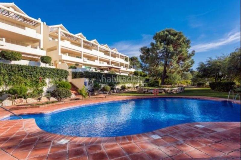 Foto 210609e9-a75d-4cb3-aa9a-dd3a29887a44. Apartament amb aparcament piscina a La Concha - Resina Golf Estepona