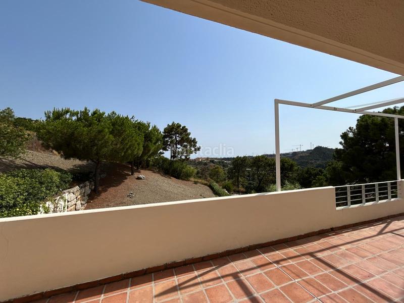 Foto 5a331335-9e35-45a4-93a2-41848c729420. Apartament amb aparcament piscina a La Concha - Resina Golf Estepona