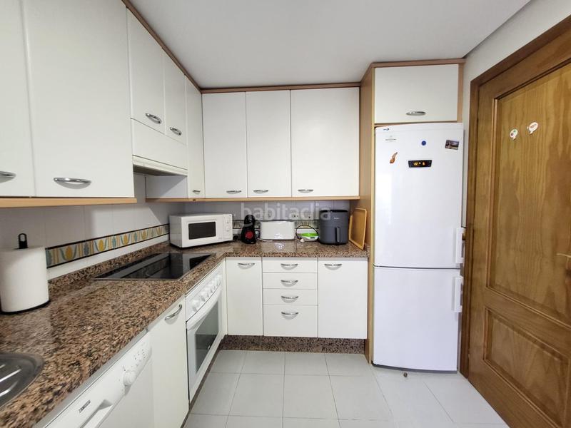 Foto 3f4bf091-b6c1-42d5-9cbb-3d45b8a3cc13. Alquiler apartamento exclusivo apartamento reformado en sun beach, en Estepona