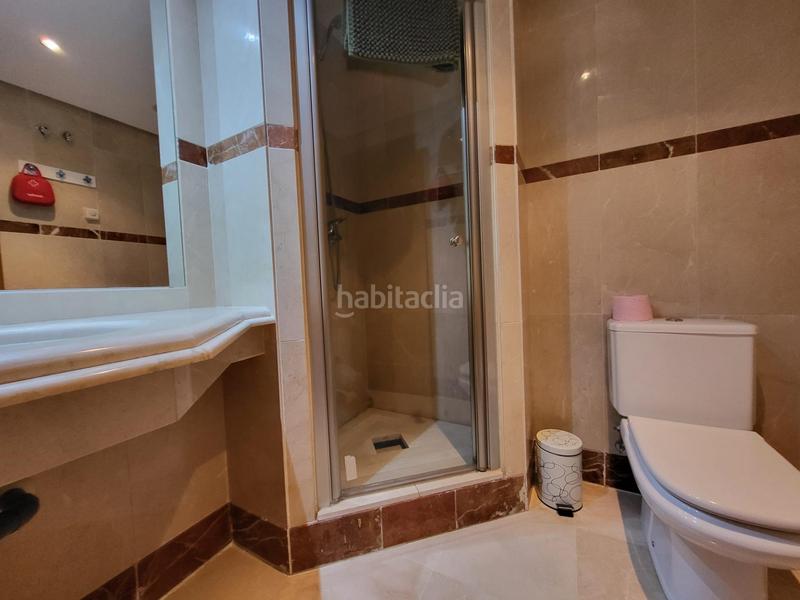 Foto 90621fed-813f-454e-a0ea-cc9c8ff01a12. Alquiler apartamento exclusivo apartamento reformado en sun beach, en Estepona